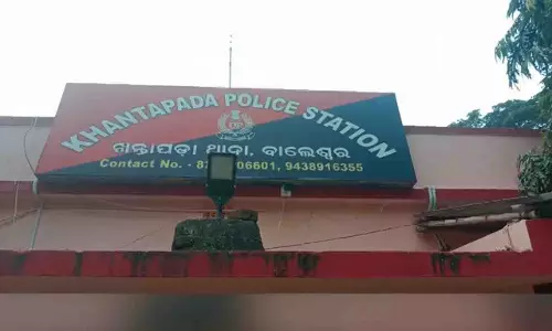 बालासोर में नेशनल हाईवे 16 पर शराब की दुकान के मैनेजर पर हमला कर लूटपाट की गई