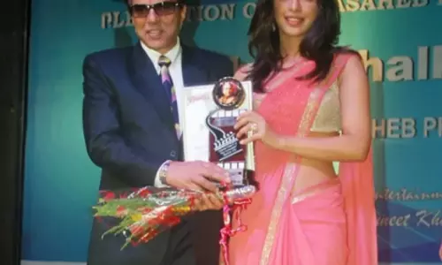 Priyanka Chopra ने धर्मेंद्र को भावभीनी श्रद्धांजलि दी