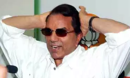 Dharmendra का राजनीतिक सफर: बॉलीवुड आइकॉन से BJP तक Dharmendra का राजनीतिक सफर: बॉलीवुड आइकॉन से BJP तक