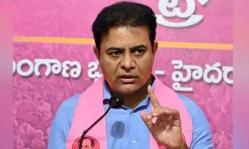 पिछड़े वर्गों के साथ हर कदम पर धोखा हुआ, KTR ने कांग्रेस पर निशाना साधा पिछड़े वर्गों के साथ हर कदम पर धोखा हुआ, KTR ने कांग्रेस पर निशाना साधा