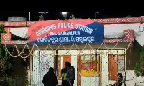 Sambalpur के गर्ल्स हॉस्टल से तीन छात्राएं लापता, कुचिंडा से बचाया गया Sambalpur के गर्ल्स हॉस्टल से तीन छात्राएं लापता, कुचिंडा से बचाया गया