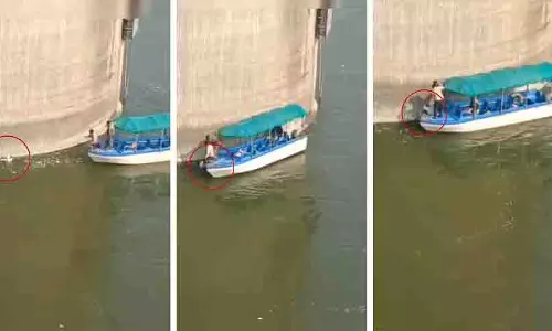MP: बुजुर्ग ने जहर खाकर चंबल नदी में छलांग लगाई, खंभे से फंसा मिला MP: बुजुर्ग ने जहर खाकर चंबल नदी में छलांग लगाई, खंभे से फंसा मिला