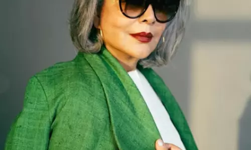Zeenat Aman ने धर्मेंद्र को श्रद्धांजलि दी