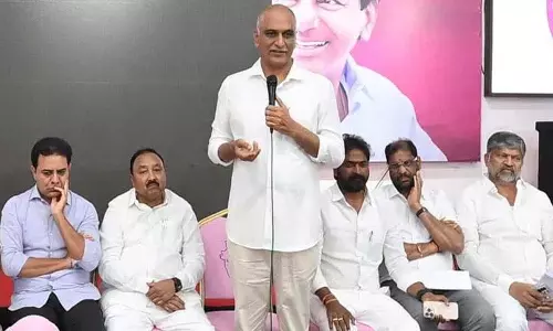 राज्य में पिछड़ा वर्ग के लोग केसीआर के पीछे हैं: Harish Rao