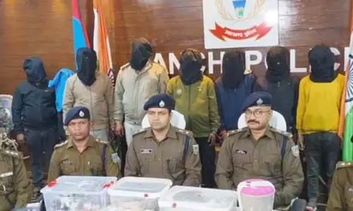 ड्रग्स तस्करों के नेटवर्क पर पुलिस की कार्रवाई, 10 गिरफ्तार ड्रग्स तस्करों के नेटवर्क पर पुलिस की कार्रवाई, 10 गिरफ्तार