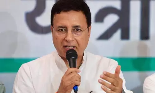रणदीप सुरजेवाला ने सीजेआई जस्टिस सूर्यकांत को दी बधाई रणदीप सुरजेवाला ने सीजेआई जस्टिस सूर्यकांत को दी बधाई