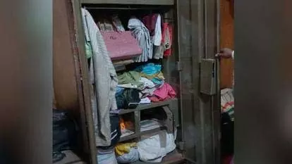 Saharanpur: परिवार शादी समारोह में व्यस्त, घर से 10 लाख के जेवरात ले गया चोर Saharanpur: परिवार शादी समारोह में व्यस्त, घर से 10 लाख के जेवरात ले गया चोर