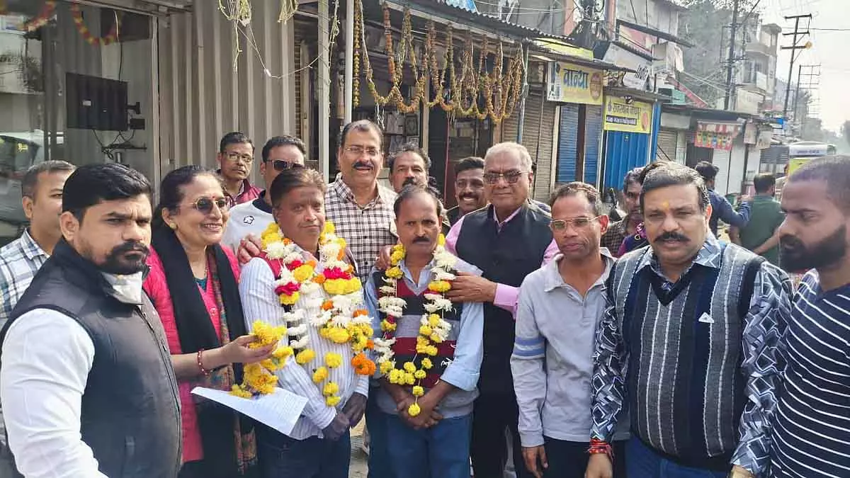 इंदौर-5 में BLO ललित जोशी 100% वोटर लिस्ट संशोधन करने वाले पहले व्यक्ति बने इंदौर-5 में BLO ललित जोशी 100% वोटर लिस्ट संशोधन करने वाले पहले व्यक्ति बने