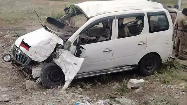 कर्नाटक में कार एक्सीडेंट : सबरीमाला जा रहे 4 अयप्पा भक्तों की मौत कर्नाटक में कार एक्सीडेंट : सबरीमाला जा रहे 4 अयप्पा भक्तों की मौत