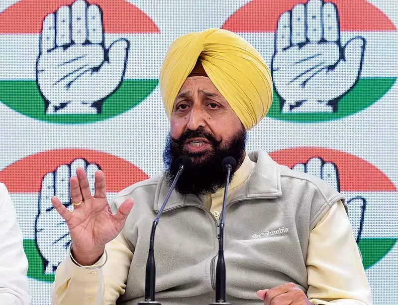 पंजाब में राज्यपाल के शासन के लिए भाजपा जमीन तैयार कर रही: Congress पंजाब में राज्यपाल के शासन के लिए भाजपा जमीन तैयार कर रही: Congress