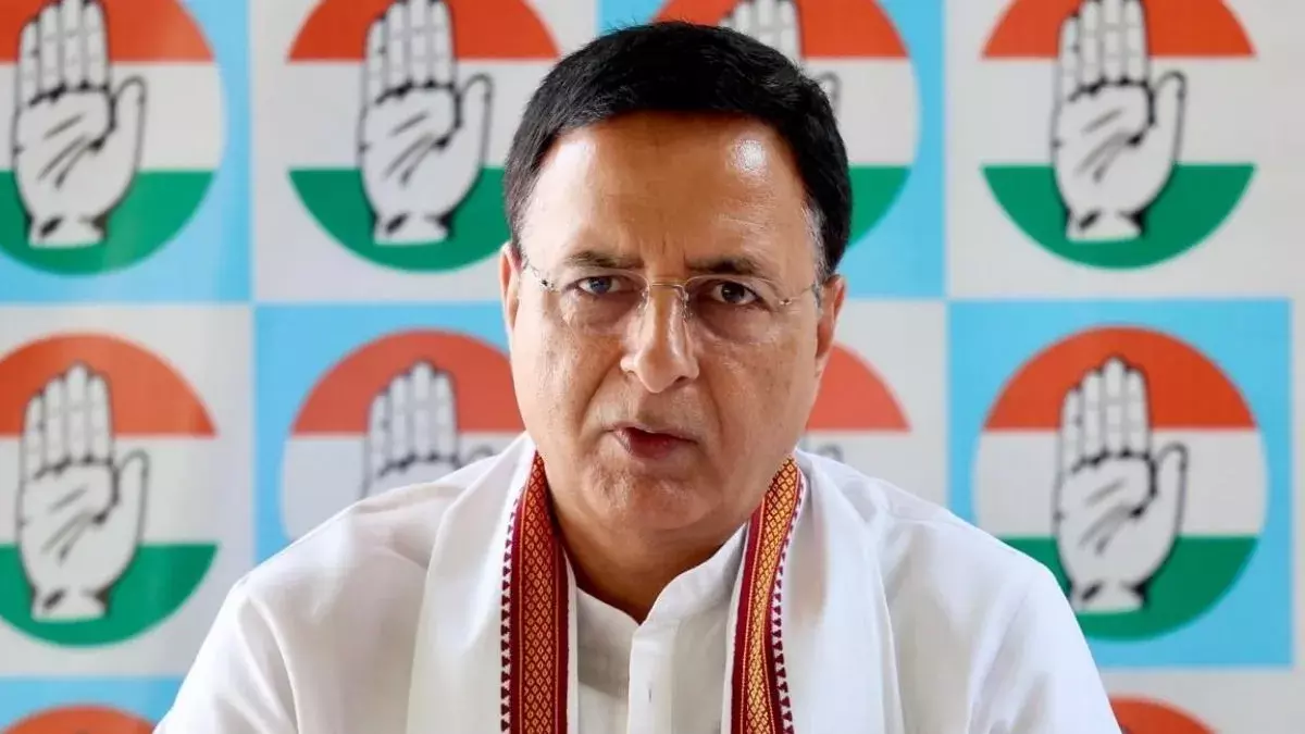 Chandigarh: केंद्र की नीतियों पर सुरजेवाला का तीखा हमला Chandigarh: केंद्र की नीतियों पर सुरजेवाला का तीखा हमला