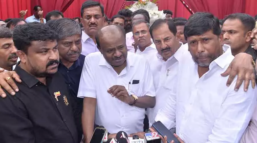 मुझे कोई भ्रम नहीं है कि यह सरकार गिर जाएगी: HD Kumaraswamy मुझे कोई भ्रम नहीं है कि यह सरकार गिर जाएगी: HD Kumaraswamy