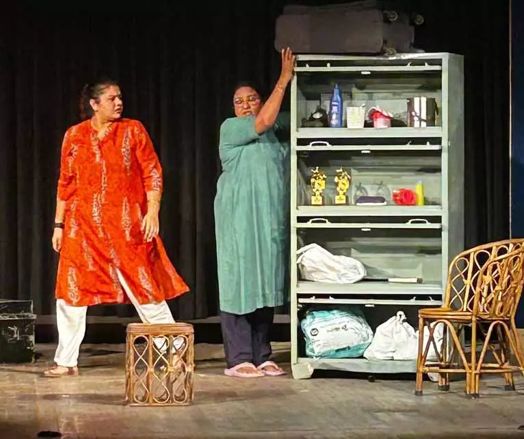 Suna Na Yaar, ओवरकोट ने जालंधर के दर्शकों का मनोरंजन किया Suna Na Yaar, ओवरकोट ने जालंधर के दर्शकों का मनोरंजन किया