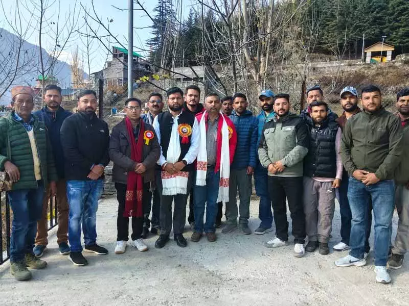 Himachal: बिजली बोर्ड में 9,500 पद खाली, सरकार से स्टाफ की कमी दूर करने का आग्रह Himachal: बिजली बोर्ड में 9,500 पद खाली, सरकार से स्टाफ की कमी दूर करने का आग्रह