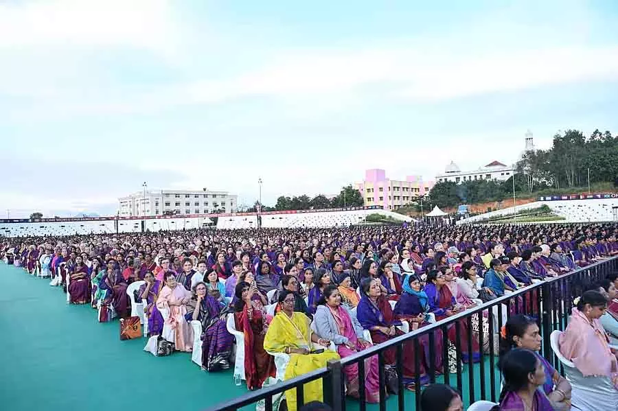 Chikkaballapur : सत्य साईं बाबा का जन्म शताब्दी समारोह पूरा हुआ Chikkaballapur : सत्य साईं बाबा का जन्म शताब्दी समारोह पूरा हुआ