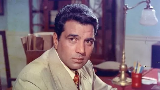 Dharmendra, के सबसे सफल एक्टर, अमिताभ बच्चन से ज़्यादा हिट फिल्में Dharmendra, के सबसे सफल एक्टर, अमिताभ बच्चन से ज़्यादा हिट फिल्में