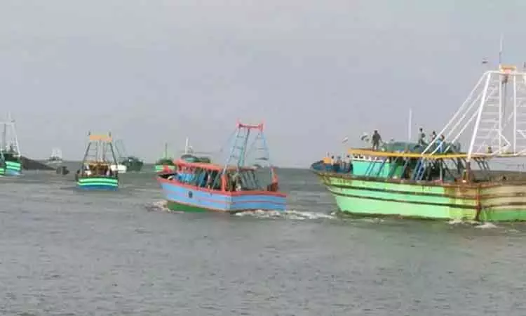 मछुआरों को समुद्र में नहीं जाना चाहिए: पुडुचेरी सरकार ने चेतावनी दी मछुआरों को समुद्र में नहीं जाना चाहिए: पुडुचेरी सरकार ने चेतावनी दी