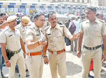 Bengal पुलिस ने नकली जन्म-मृत्यु प्रमाणपत्र रैकेट का भंडाफोड़ किया Bengal पुलिस ने नकली जन्म-मृत्यु प्रमाणपत्र रैकेट का भंडाफोड़ किया