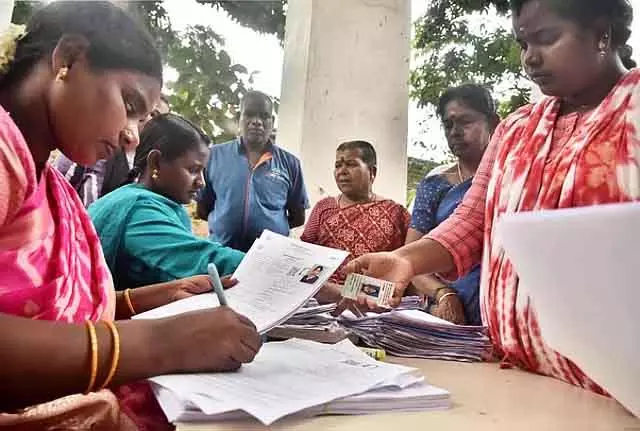 अब तक 6.16 करोड़ लोगों को फॉर्म जारी किए गए हैं: मुख्य चुनाव अधिकारी का इंटरव्यू अब तक 6.16 करोड़ लोगों को फॉर्म जारी किए गए हैं: मुख्य चुनाव अधिकारी का इंटरव्यू