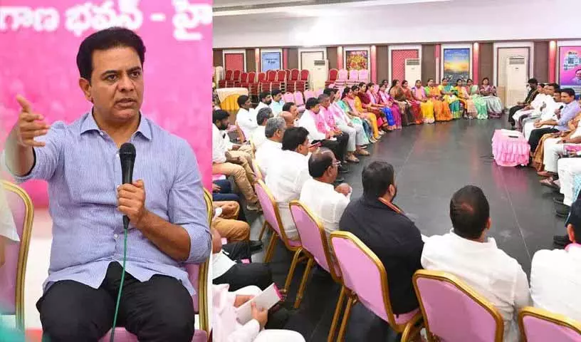 केटीआर ने GHMC पार्षदों से मुलाकात की, नए सिरे से सख्ती से लड़ने का आह्वान किया केटीआर ने GHMC पार्षदों से मुलाकात की, नए सिरे से सख्ती से लड़ने का आह्वान किया