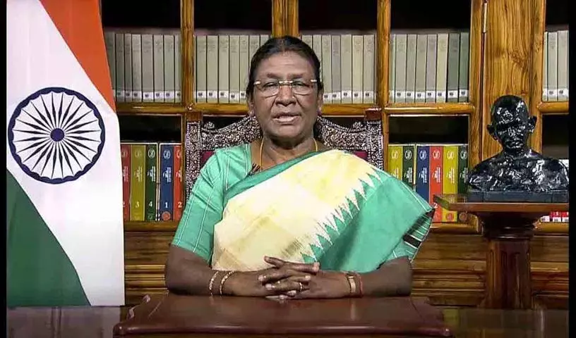 राष्ट्रपति Droupadi Murmu ने दिग्गज अभिनेता धर्मेंद्र के निधन पर शोक व्यक्त किया राष्ट्रपति Droupadi Murmu ने दिग्गज अभिनेता धर्मेंद्र के निधन पर शोक व्यक्त किया