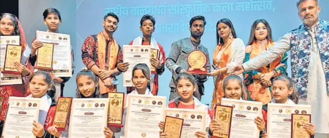 Bareilly: राष्ट्रीय महोत्सव में बच्चों की कला ने सबको मंत्रमुग्ध किया Bareilly: राष्ट्रीय महोत्सव में बच्चों की कला ने सबको मंत्रमुग्ध किया