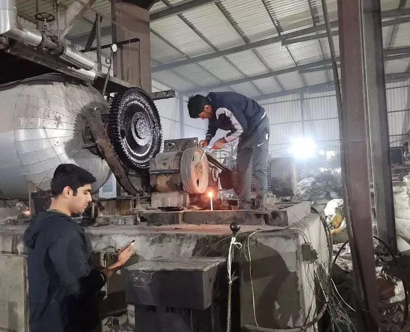 Sonipat में खतरनाक गैसों के उत्सर्जन के कारण रबर फैक्ट्री सील Sonipat में खतरनाक गैसों के उत्सर्जन के कारण रबर फैक्ट्री सील