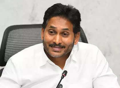 चंद्रबाबू नायडू के 18 महीने के शासन ने किसानों को बर्बाद कर दिया: Jagan चंद्रबाबू नायडू के 18 महीने के शासन ने किसानों को बर्बाद कर दिया: Jagan
