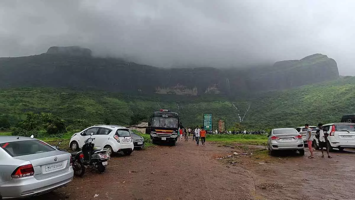 Travel Guide: सिर्फ़ 100 किलोमीटर में नासिक के आस-पास की सबसे अच्छी जगहों को एक्सप्लोर करें Travel Guide: सिर्फ़ 100 किलोमीटर में नासिक के आस-पास की सबसे अच्छी जगहों को एक्सप्लोर करें