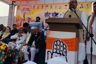 Panchkula: कांग्रेस का पंचकूला में शक्ति प्रदर्शन, नेताओं की अगुवाई में नारेबाजी Panchkula: कांग्रेस का पंचकूला में शक्ति प्रदर्शन, नेताओं की अगुवाई में नारेबाजी