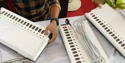 केरल: स्थानीय निकाय चुनावों में CPI(M) के 14 सीटें जीतने की संभावना केरल: स्थानीय निकाय चुनावों में CPI(M) के 14 सीटें जीतने की संभावना