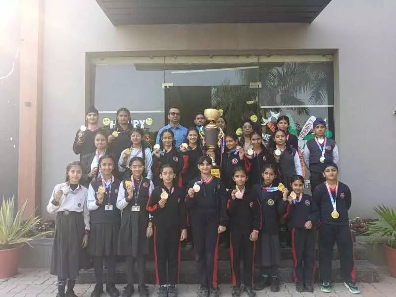 Amritsar: कराटे में स्कूली बच्चों ने जीते ढेर सारे मेडल Amritsar: कराटे में स्कूली बच्चों ने जीते ढेर सारे मेडल