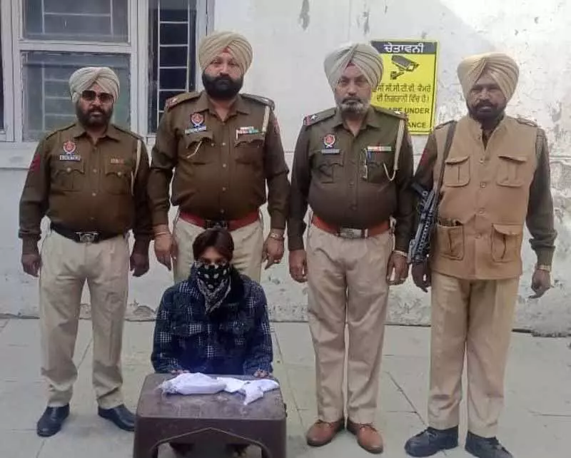 Amritsar: दो घटनाओं में छह पिस्तौलें जब्त, 1 पकड़ा गया Amritsar: दो घटनाओं में छह पिस्तौलें जब्त, 1 पकड़ा गया