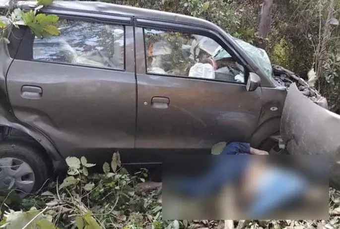 शादी के बाद कार दुर्घटना में पत्नी की मौत, पति गंभीर शादी के बाद कार दुर्घटना में पत्नी की मौत, पति गंभीर