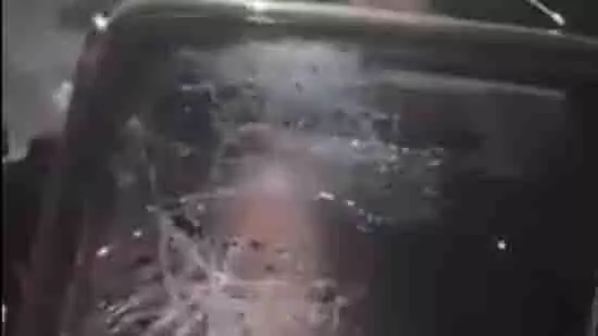 सोशल मीडिया विवाद में छात्रों की हिंसक कार्रवाई, कारों को नुकसान सोशल मीडिया विवाद में छात्रों की हिंसक कार्रवाई, कारों को नुकसान