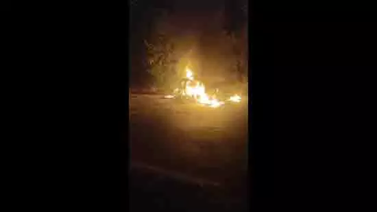 संगरूर: BMW ने ट्रक को टक्कर मारी, आग लगने से दो की मौत, 3 घायल संगरूर: BMW ने ट्रक को टक्कर मारी, आग लगने से दो की मौत, 3 घायल