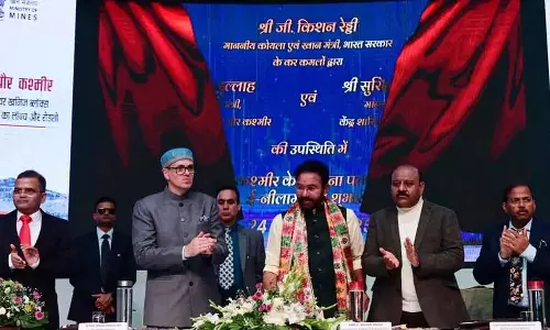 CM Omar ने J&K के चूना पत्थर ब्लॉकों की ई-नीलामी शुरू की CM Omar ने J&K के चूना पत्थर ब्लॉकों की ई-नीलामी शुरू की