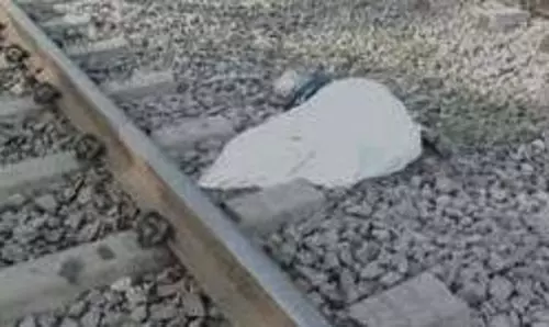 Samastipur: रेलवे लाइन के किनारे वृद्ध महिला का मिला शव, जांच में जुटी पुलिस Samastipur: रेलवे लाइन के किनारे वृद्ध महिला का मिला शव, जांच में जुटी पुलिस