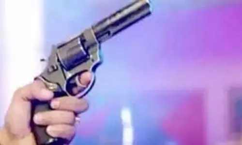 UP News: छत से बारात देख रही किशोरी को हर्ष फायरिंग में लगी  गोली