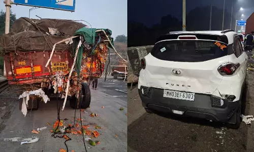 Mumbai-Pune एक्सप्रेसवे पर चार गाड़ियों की टक्कर में 1 की मौत, 2 घायल Mumbai-Pune एक्सप्रेसवे पर चार गाड़ियों की टक्कर में 1 की मौत, 2 घायल