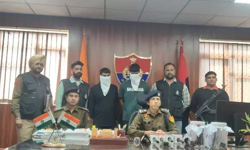 सिंगर फाजिलपुरिया से जुड़ी फायरिंग के आरोप में दो गैंगस्टर गिरफ्तार सिंगर फाजिलपुरिया से जुड़ी फायरिंग के आरोप में दो गैंगस्टर गिरफ्तार