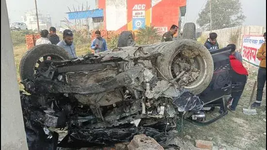 Noida. में NH-91 पर SUV के एक्सीडेंट में 42 साल के डॉक्टर की मौत