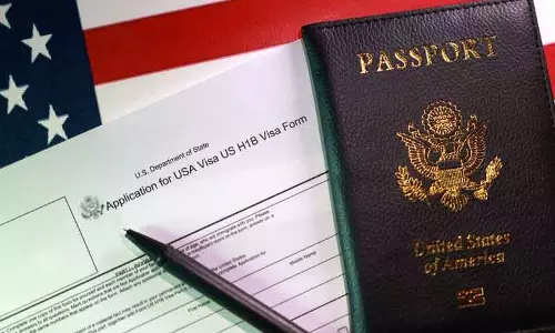 व्हाइट हाउस: राष्ट्रपति ट्रंप H-1B वीज़ा पर अमेरिकी कर्मचारियों के बदले जाने का समर्थन नहीं करते