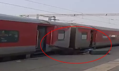 OMG! मौत के मुंह से खींच लाया...प्लेटफॉर्म पर क्या हुआ?