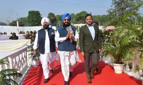 Punjab: कांग्रेस विधायकों ने रोपड़ में समानांतर बैठक की Punjab: कांग्रेस विधायकों ने रोपड़ में समानांतर बैठक की