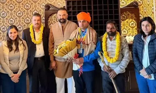 Jammu: निशानेबाज रविंदर सिंह को मिला रणविजय सिंह का सम्मान Jammu: निशानेबाज रविंदर सिंह को मिला रणविजय सिंह का सम्मान
