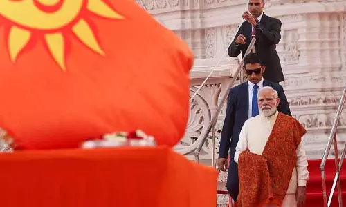 PM Modi ने अयोध्या राम मंदिर के ऊपर भगवा झंडा फहराया, कहा- आज सदियों पुराने घाव भर रहे है