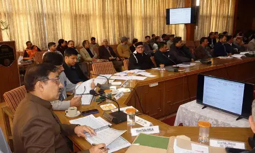 MP कश्यप ने धीमी प्रगति के लिए PWD की खिंचाई की, प्रोजेक्ट्स की समीक्षा की