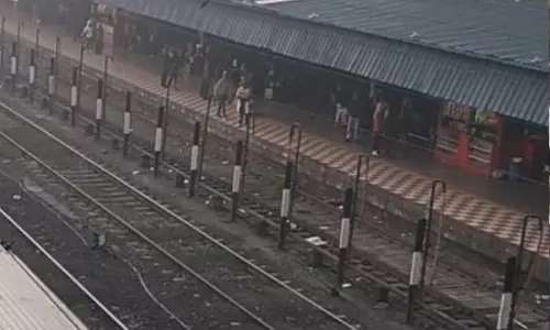 पेंटर रेलवे स्टेशन में हादसे का शिकार, हालत नाजुक
