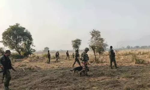 Rajouri बीएसएफ और पुलिस ने आक्रामक गश्त की